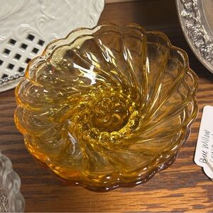 Set of 3 Amber Glass Swirl Dish